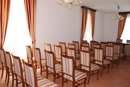 Bathyjanijev dvorec na Tišini 4